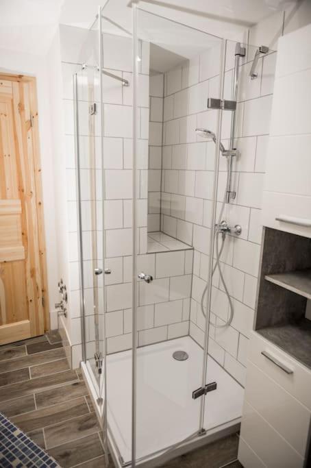 Stadt-Ferienwohnung Mit 55 M² Fuer 2 Erw. Personen Und Kind Bis 3 Jahren Bad Lauterberg Bagian luar foto